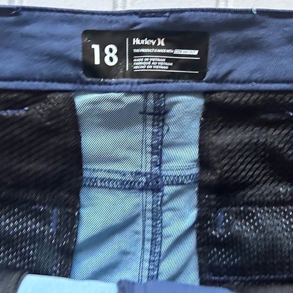 HURLEY boys size 18 navy shorts (NIKE dri-fit) - Picture 4 of 5